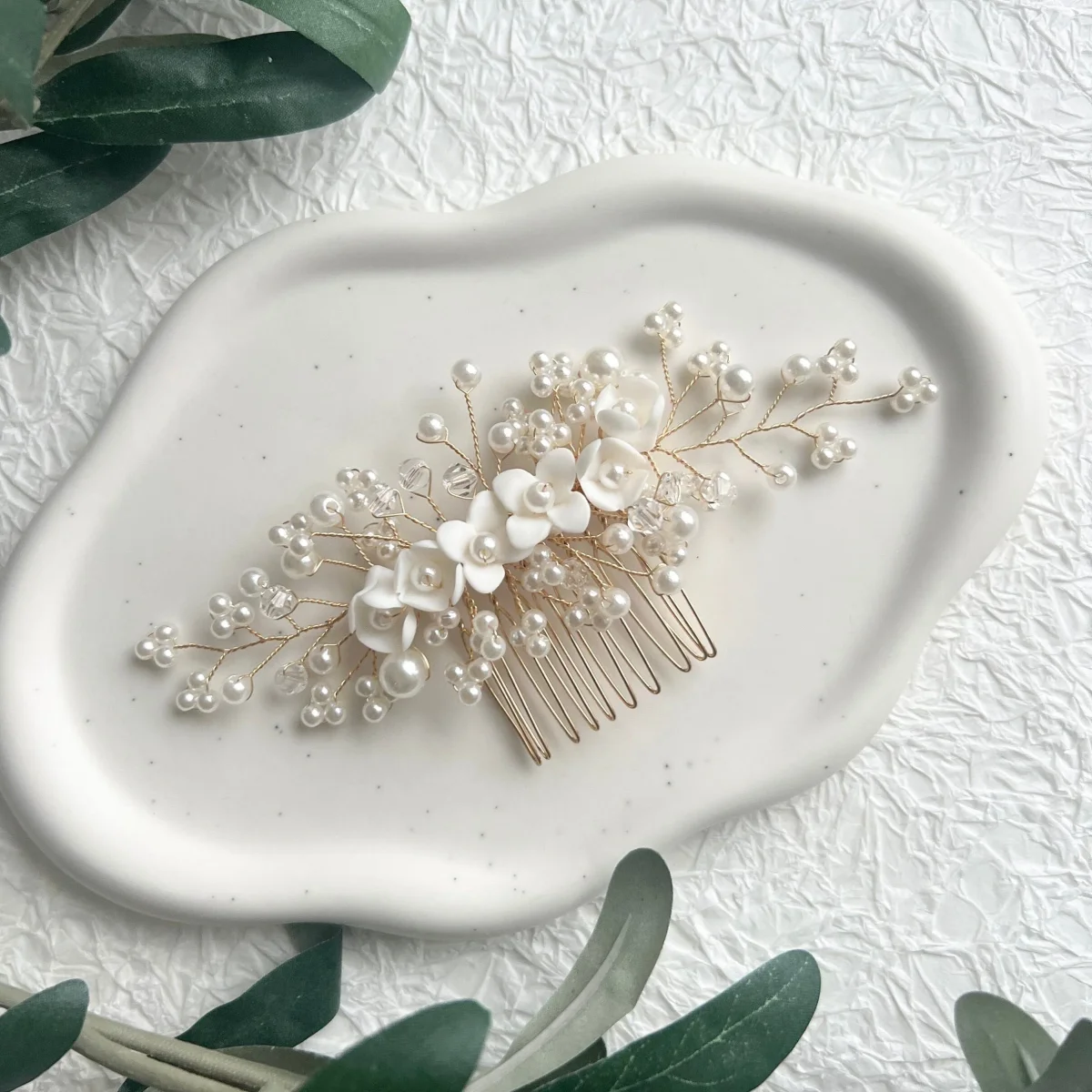 Braut Haarschmuck, Gold, Perlen Haarkamm, Keramikblüten, hochwertiger Brauthaarschmuck