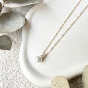 Elegante Halskette mit Perlenanhänger, goldene zarte Kette, feiner Schmuck, Brautschmuck