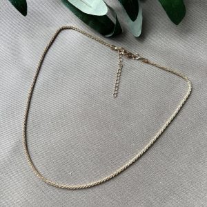 Halskette, Gold, funkelnde kurze Kette, minimalistisch