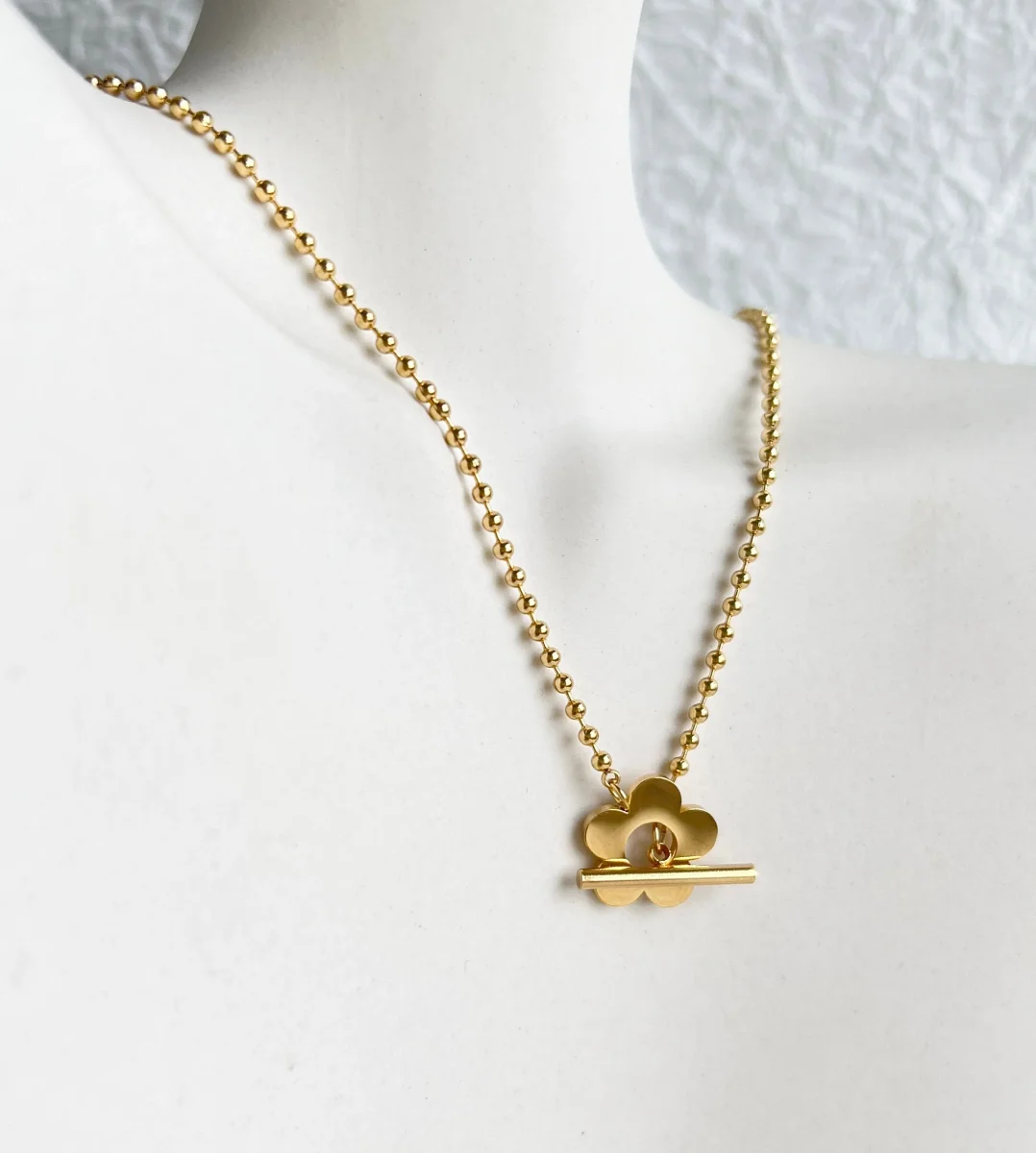 Halskette, Gold, Blumenanhänger, goldene feine Kette, Kugelkette, moderner Schmuck – Bild 5