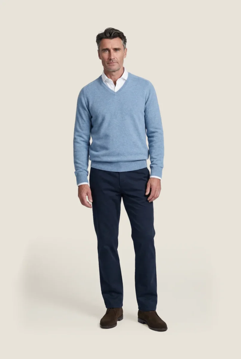 Classic Lambswool v-neck sweater | Blue – Bild 3